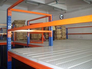 Riffled Platten-Dielen-Mezzanin-Racking-System Multi-Reihe Stahl-Plattform