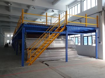 Stahlboden-Plattform-Mezzaninrackingsystem, industrielle Plattform für den Speicherdachboden blau und gelb
